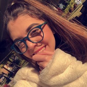 Meet your Posher, Manuela